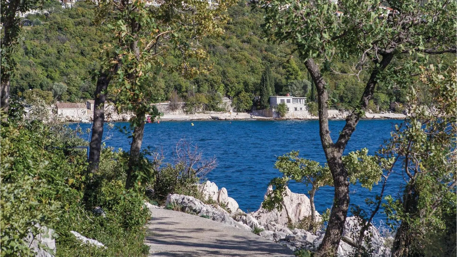 Lovely Apartment In Dramalj With Kitchen Kroatien