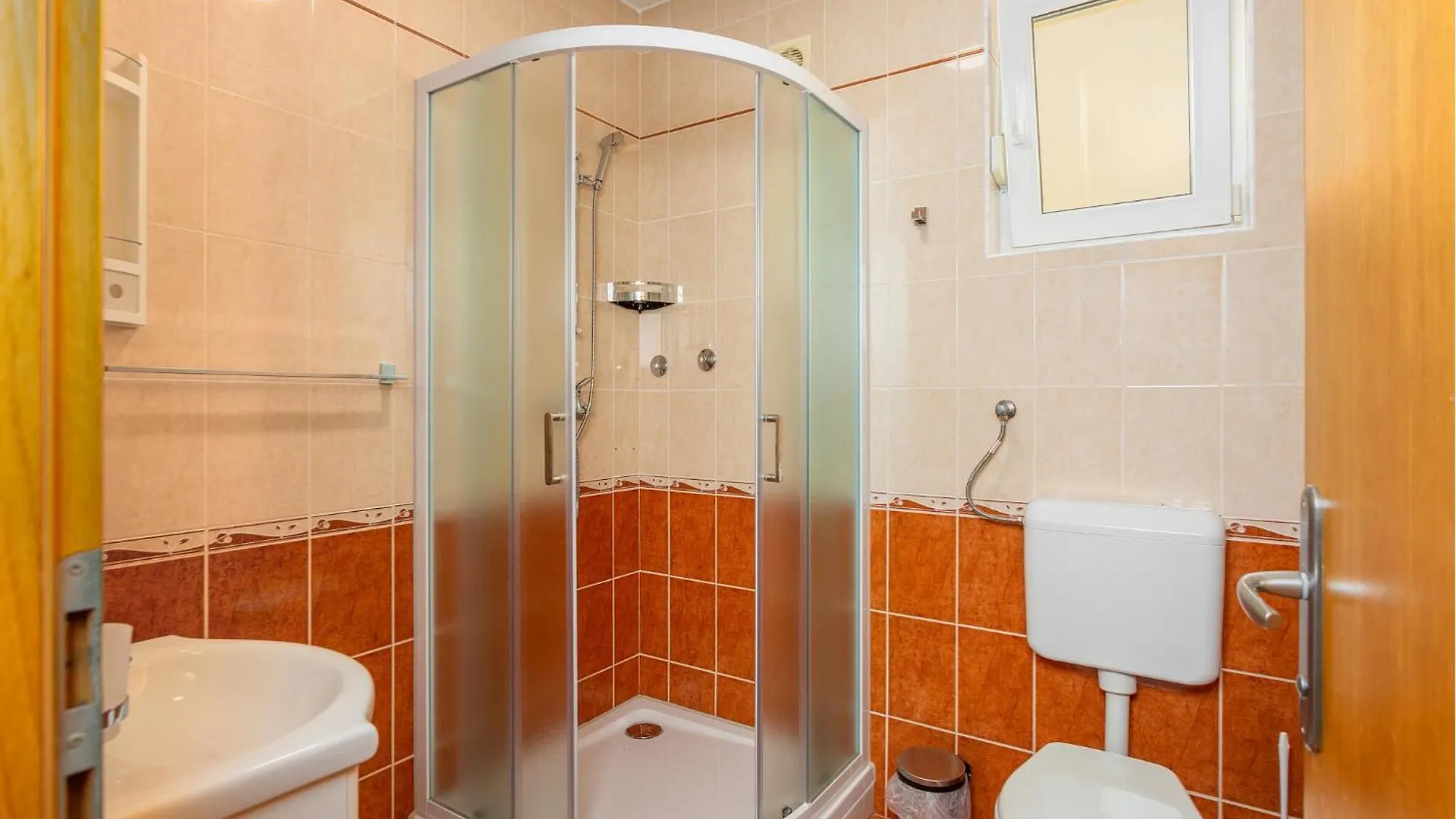 Lovely Apartment In Dramalj With Kitchen